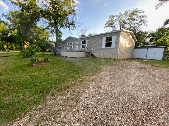 111 Pine Street, Ravenna, TX 75476