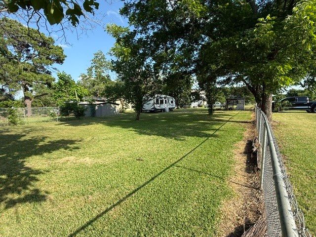 111 Pine Street, Ravenna, TX 75476