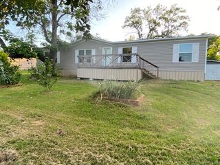 111 Pine Street, Ravenna, TX 75476