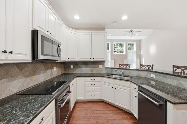 55 Pondside Dr 55, Bolton, MA 01740