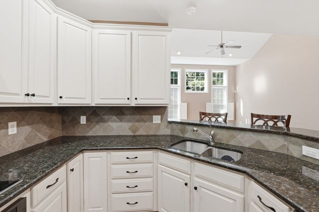 55 Pondside Dr 55, Bolton, MA 01740