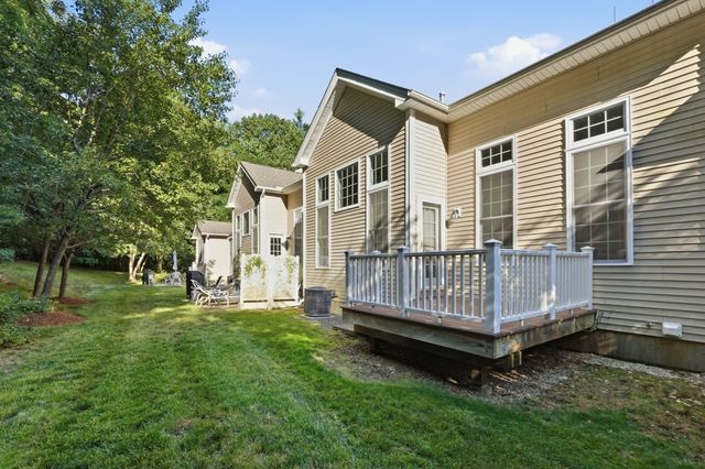 55 Pondside Dr 55, Bolton, MA 01740