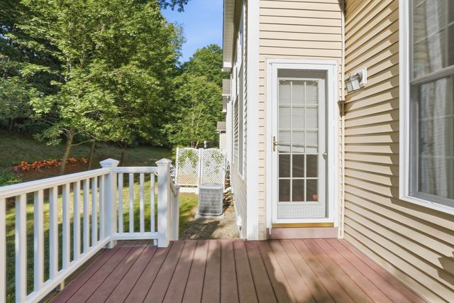 55 Pondside Dr 55, Bolton, MA 01740