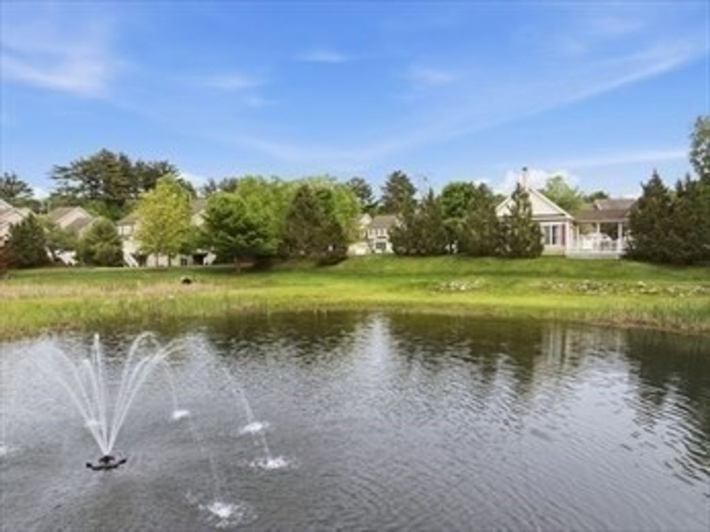 55 Pondside Dr 55, Bolton, MA 01740