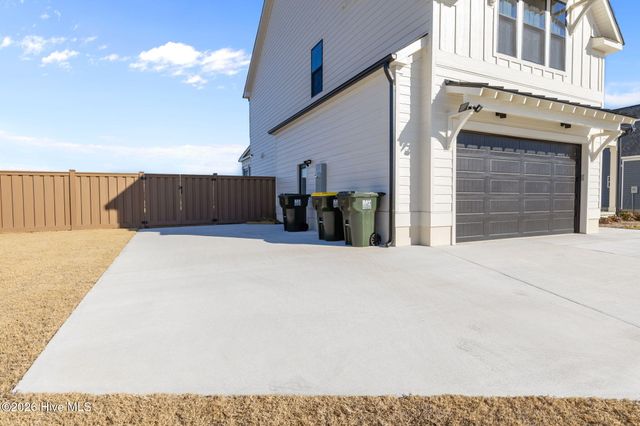 214 Arbormoor Lane, Moyock, NC 27958