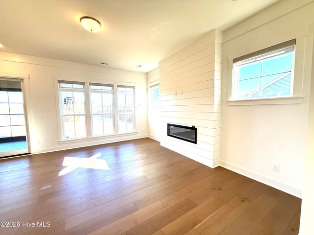 214 Arbormoor Lane, Moyock, NC 27958