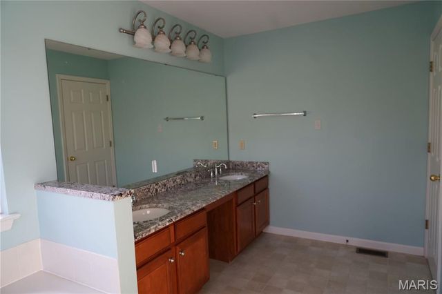 1420 Fenway Drive, Fenton, MO 63026