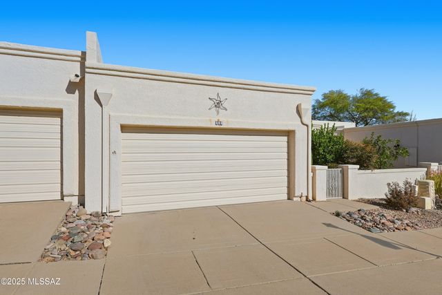 988 W Calle De Emilia, Green Valley, AZ 85614