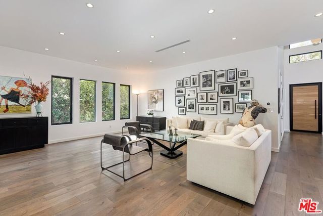 10521 Northvale Road, Los Angeles, CA 90064