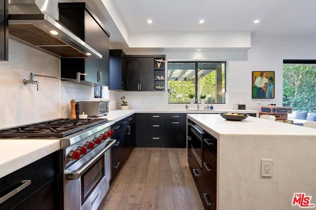 10521 Northvale Road, Los Angeles, CA 90064