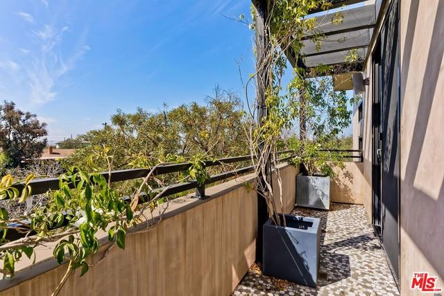 10521 Northvale Road, Los Angeles, CA 90064