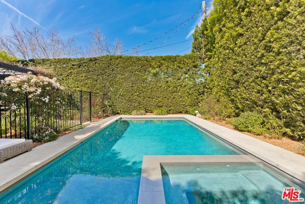 Image 49 of property listing at 10521 Northvale Road, Los Angeles, CA 90064