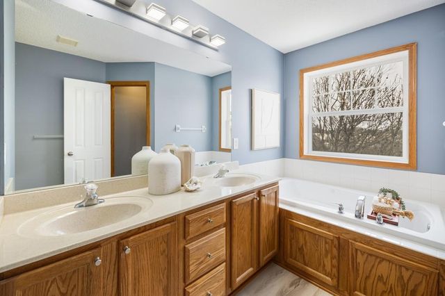 1246 Macey Way, Stillwater, MN 55082