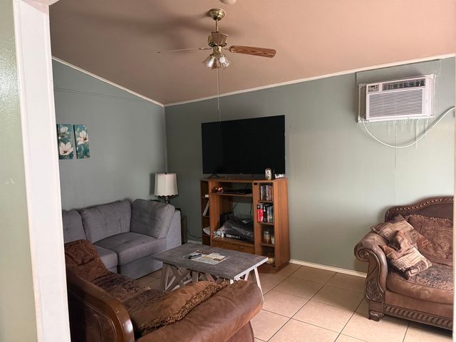 109 Shawnee St, Henderson, TX 75654