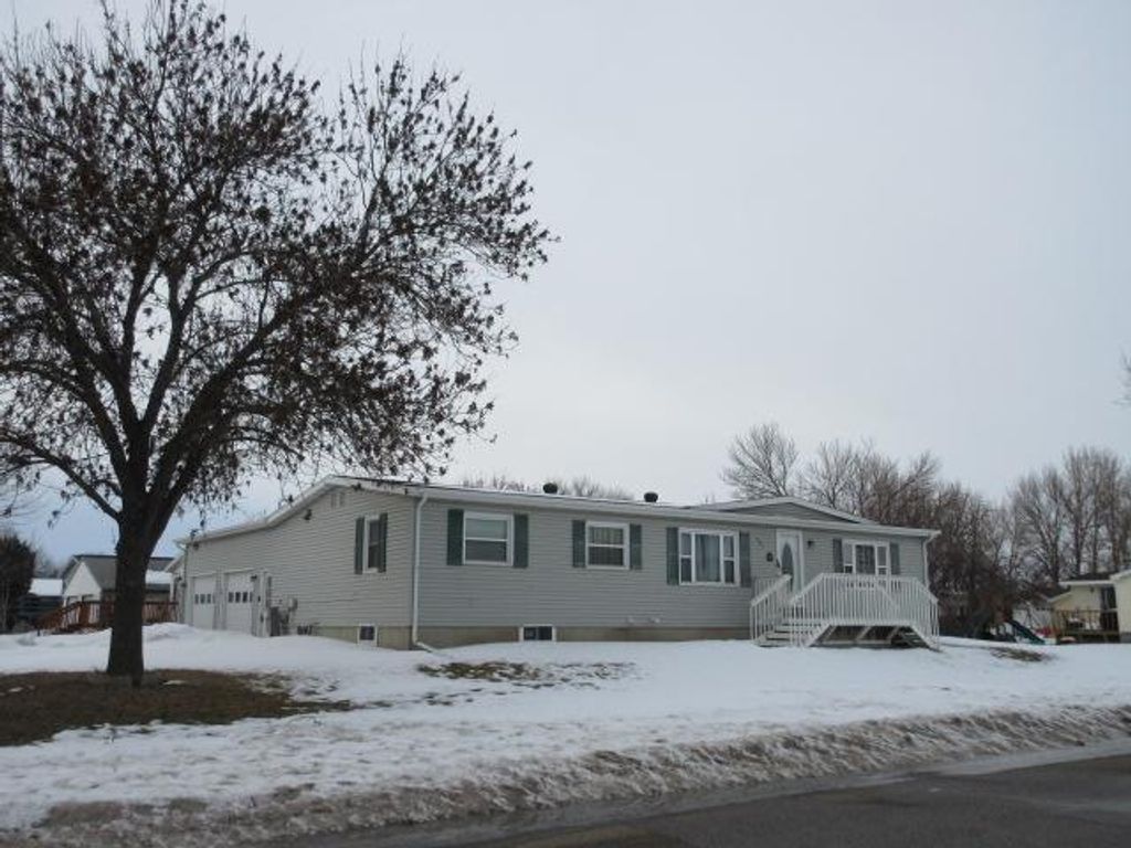 401 10th Avenue NW, West Fargo, ND 58078