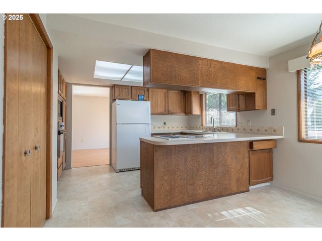 3265 W MOOSE Dr, Roseburg, OR 97471