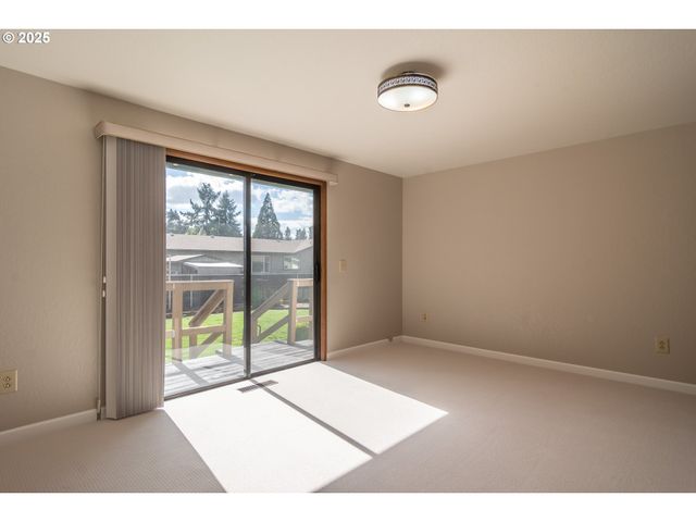 3265 W MOOSE Dr, Roseburg, OR 97471