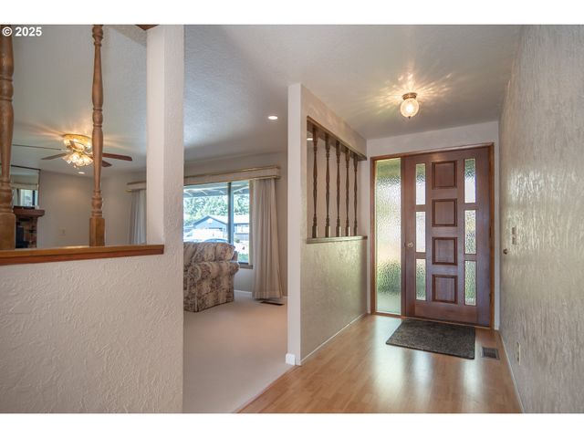 3265 W MOOSE Dr, Roseburg, OR 97471