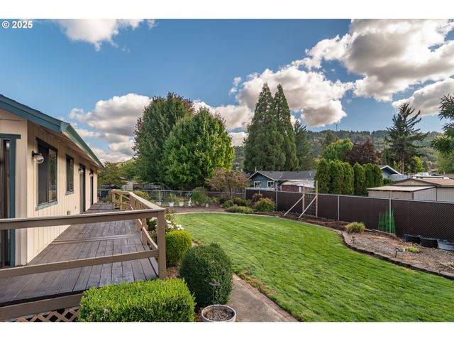 3265 W MOOSE Dr, Roseburg, OR 97471