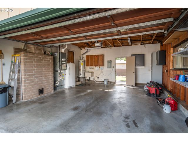 3265 W MOOSE Dr, Roseburg, OR 97471