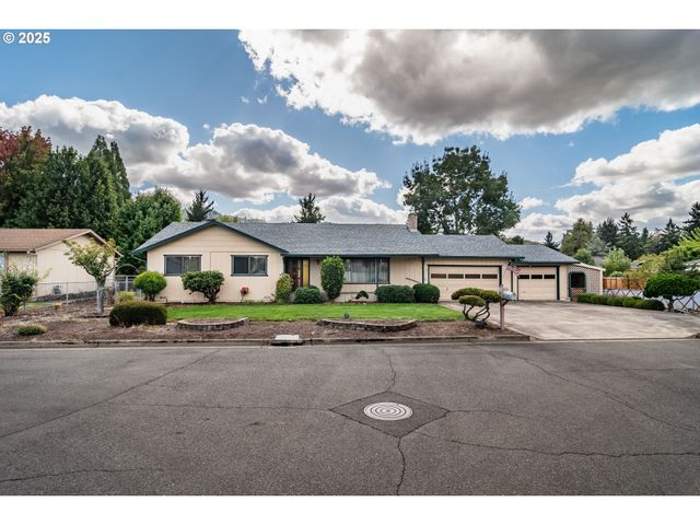 3265 W MOOSE Dr, Roseburg, OR 97471