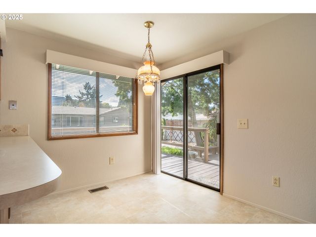 3265 W MOOSE Dr, Roseburg, OR 97471