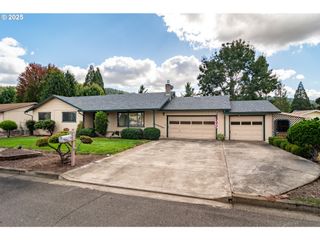 3265 W MOOSE Dr, Roseburg, OR 97471