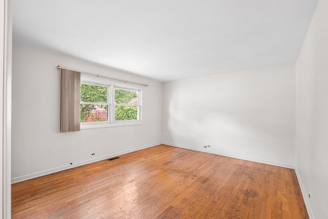 6209 N Caldwell Avenue, Chicago, IL 60646
