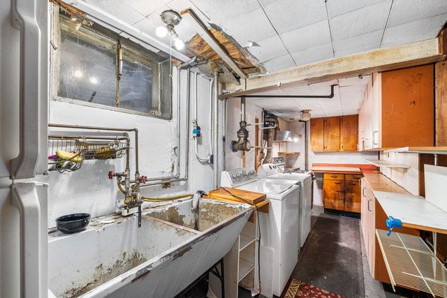 6209 N Caldwell Avenue, Chicago, IL 60646