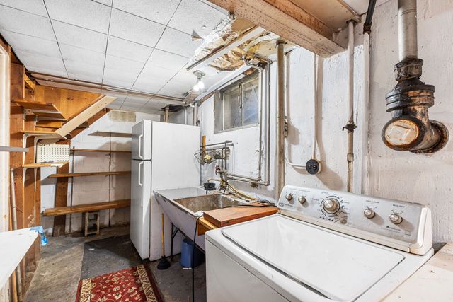 6209 N Caldwell Avenue, Chicago, IL 60646