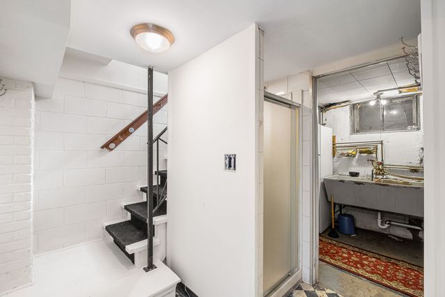 6209 N Caldwell Avenue, Chicago, IL 60646