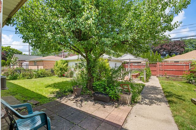 6209 N Caldwell Avenue, Chicago, IL 60646