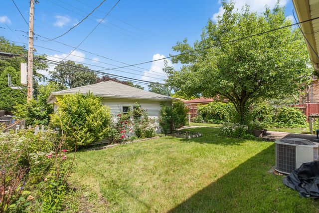 6209 N Caldwell Avenue, Chicago, IL 60646