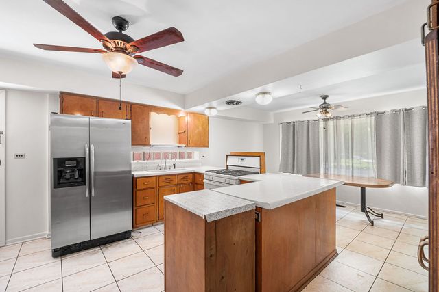 6209 N Caldwell Avenue, Chicago, IL 60646