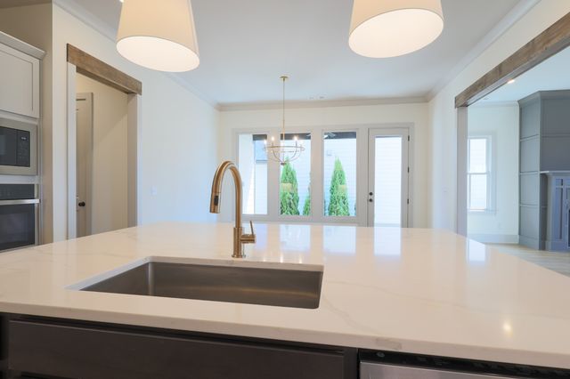 625 Flathead Alley, Thompsons Station, TN 37179