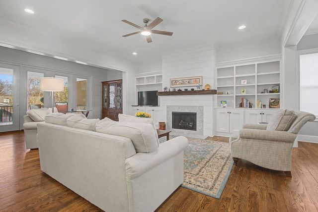 3062 Allenwood Dr, Thompsons Station, TN 37179