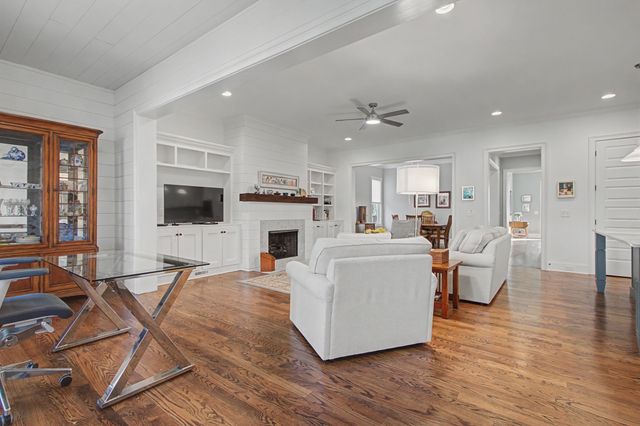 3062 Allenwood Dr, Thompsons Station, TN 37179