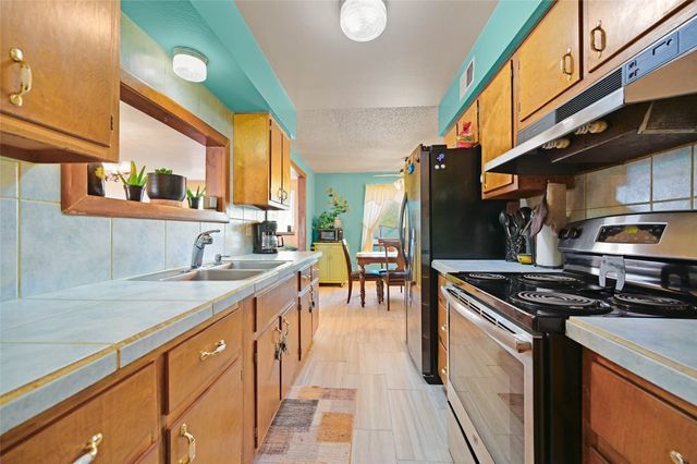 988 Avenida De Las Campanas, Santa Fe, NM 87507