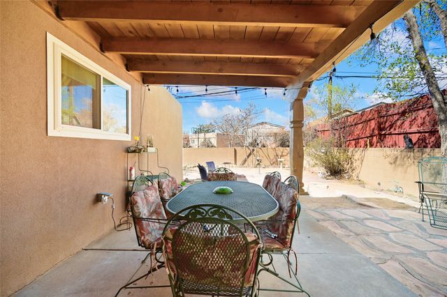 988 Avenida De Las Campanas, Santa Fe, NM 87507