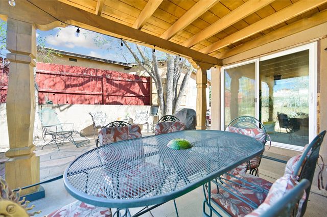 988 Avenida De Las Campanas, Santa Fe, NM 87507