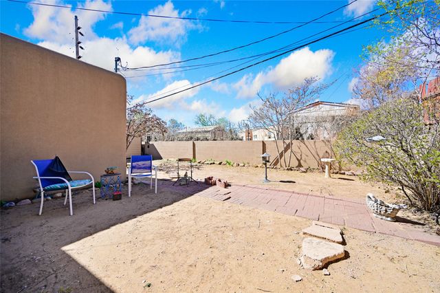 988 Avenida De Las Campanas, Santa Fe, NM 87507