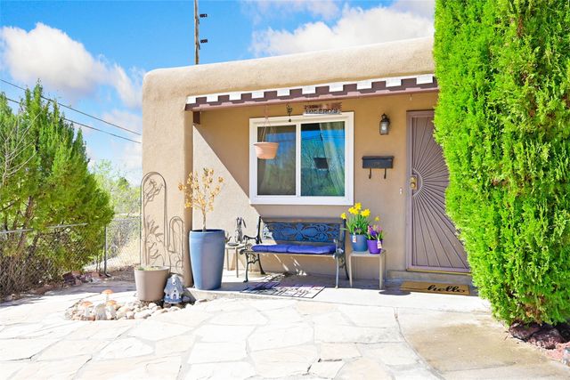 988 Avenida De Las Campanas, Santa Fe, NM 87507