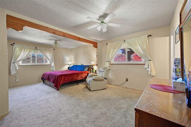 988 Avenida De Las Campanas, Santa Fe, NM 87507