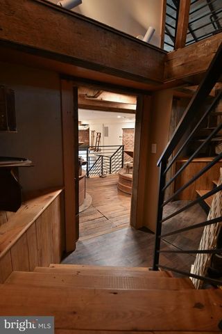1700 TEXTER MOUNTAIN RD, Reinholds, PA 17569