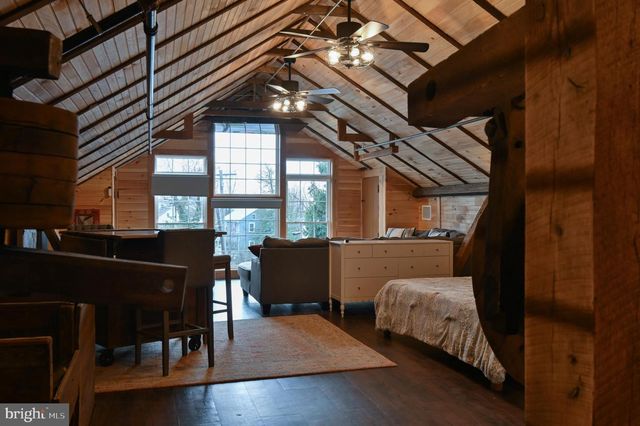 1700 TEXTER MOUNTAIN RD, Reinholds, PA 17569