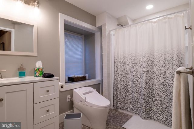1700 TEXTER MOUNTAIN RD, Reinholds, PA 17569