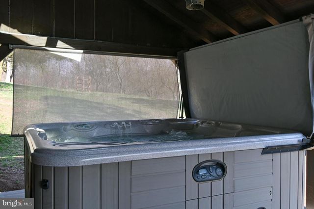 1700 TEXTER MOUNTAIN RD, Reinholds, PA 17569