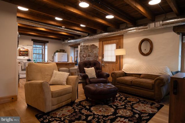 1700 TEXTER MOUNTAIN RD, Reinholds, PA 17569