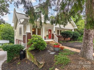 135 Westwood Place, Asheville, NC 28806