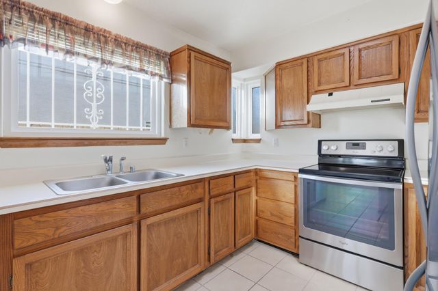 6856 Kelly Ann Road NE, Albuquerque, NM 87109